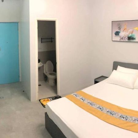 Coco Star Hotel Pasay Bagian luar foto